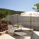 Nives Apartament *