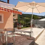 Nives Apartament *